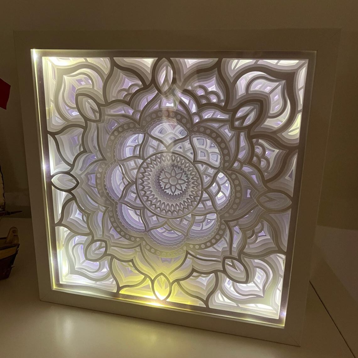 Shadow Box Mandala: Papierowa Magia